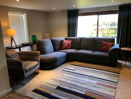 3 bedroom detached house to rent - Photo 2