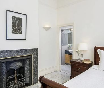 Stylish & Secure home in wanted locale - Photo 4