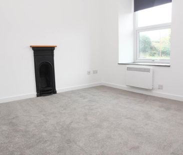 3 bedroom end of terrace house to rent - Photo 2