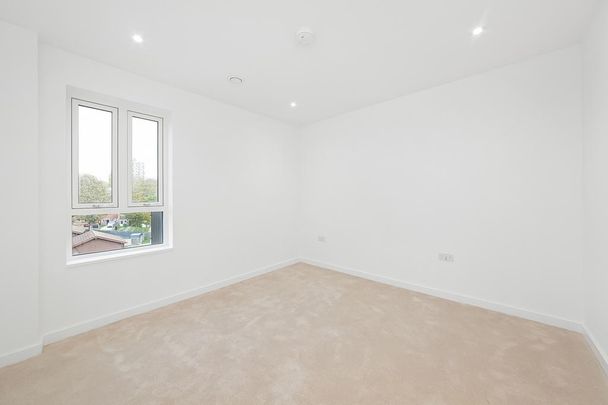 3 bedroom flat to rent - Photo 1