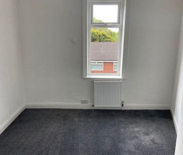 3 bedroom end of terrace house to rent - Photo 1