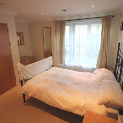 2 bedroom property to rent in Brentford - Photo 1