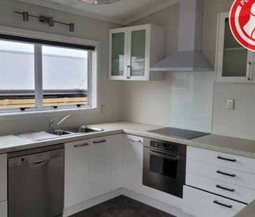 Central Location - Photo 3