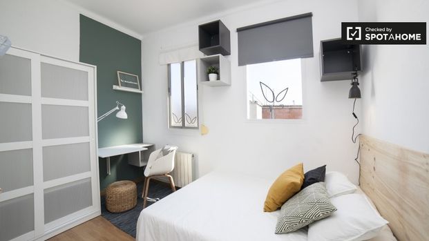 barcelona, Catalonia 08012 - Photo 1