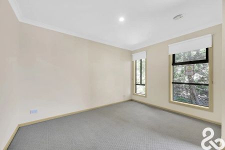 “Lovely and Modern 4 Bedroom Home!” - Photo 2