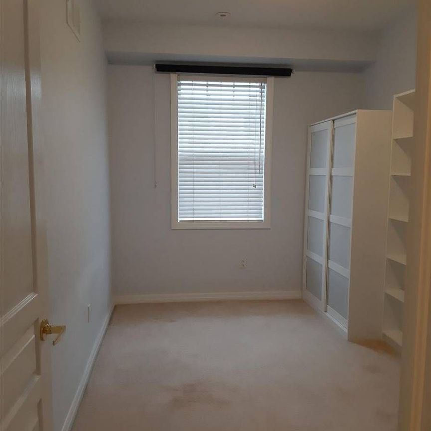 Condo Townhouse For Lease | W8120318 - Photo 1