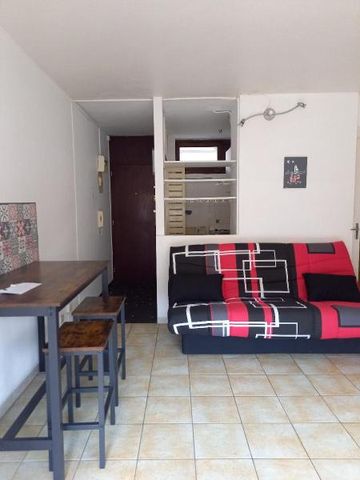 Location Appartement 1 pièce 25m² BORDEAUX 33000 - Photo 2