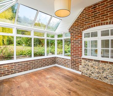 This quintessential country cottage, offering a harmonious blend of... - Photo 6