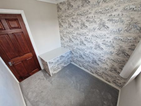 Warwick Road, Radcliffe - Photo 3