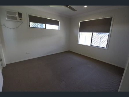 147 Kennard Circuit, Bushland Beach - Photo 3