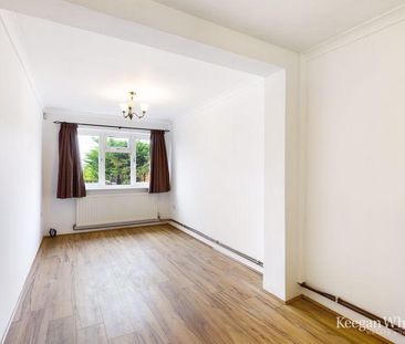 4 bedroom chalet to rent - Photo 2