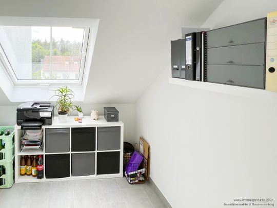 Moderne Dachgeschosswohnung in Uninähe - Photo 1