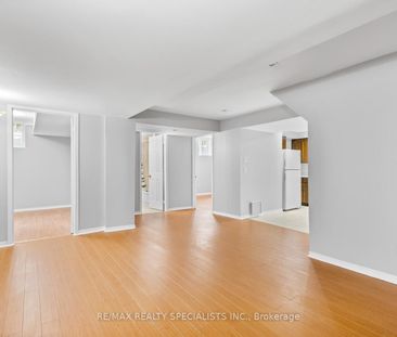 Detached Home For Lease | W8131800 - Photo 4