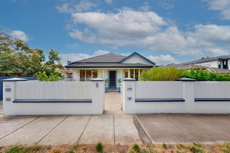 Stunning 4 bedroom home - Photo 3