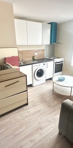 Studio to rent - Photo 1