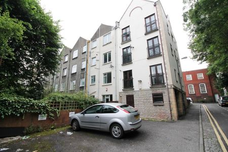 BPC00970 Top Floor Flat, Eastfield Road, Cotham, Bristol - Photo 4