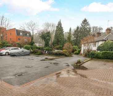 Ockford Road, Godalming, Surrey, GU7 - Photo 6