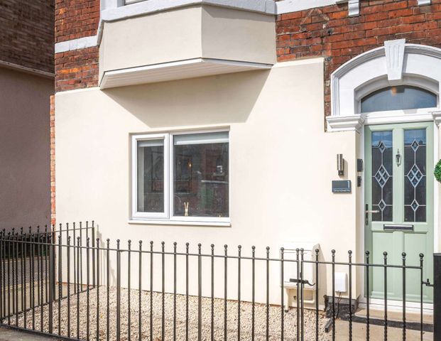 Groundwell Road Studio 5 - Photo 1