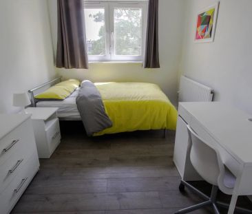 Sovereign House – Room 2 - Photo 1