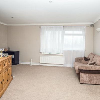 South Sutton - Photo 1