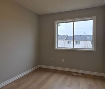 For Lease - 191 PICKETT Crescent, Barrie, Ontario - Photo 2