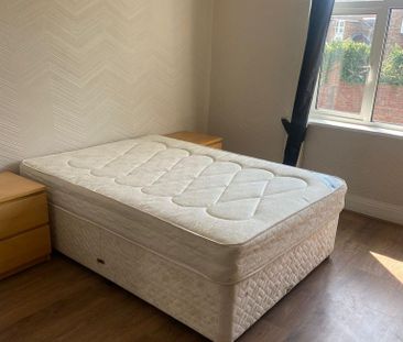 5 bedroom semi-detached house to rent - Photo 1