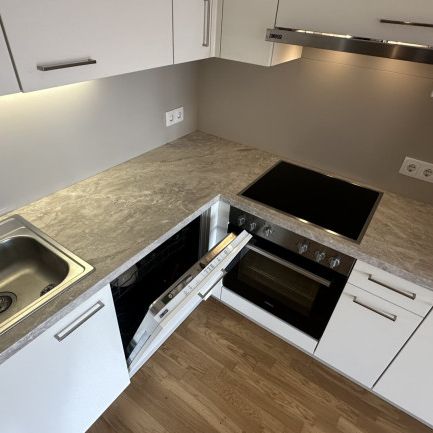 Moderne 2 Zi Wohnung mit Balkon - nahe U1 (provisionsfrei!) - Foto 1