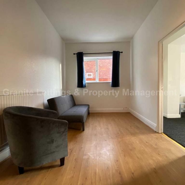 3 bedroom apartment to rent - Photo 1