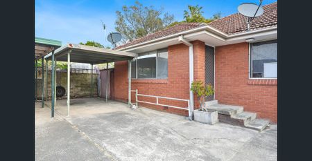 Close Proximity to University! - Photo 4