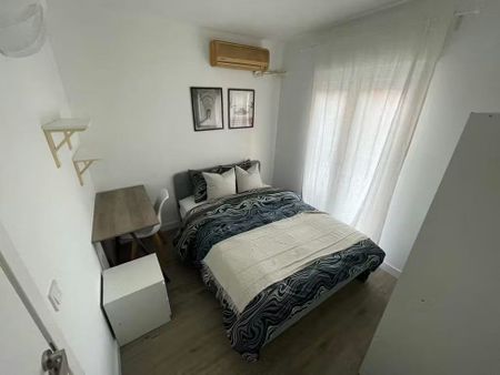 Carrer dAlmoines, Valencia, Valencian Community 46018 - Photo 4