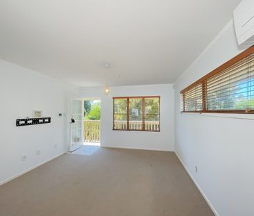 Sunny Two Bedroom Family Home in Peaceful Birkdale - Photo 3