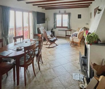 Beautiful family home in St-Légier with lake view - Photo 3