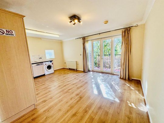 Grants Yard, Burton-On-Trent - Photo 1