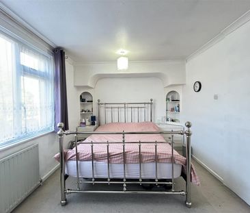 3 Bedroom House To Let - Photo 4