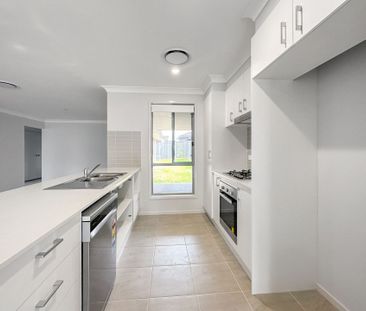 Brand New Fantastic Family Home - Photo 2