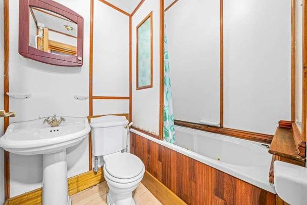 Burghead Place, Linthouse, G51 - Photo 1