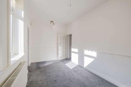 Southern Road, Cowersley, HD4 - Photo 3