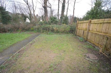 2 bedroom end of terrace house to rent - Photo 5