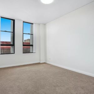 MGM MARTIN - TWO BEDROOM APARTMENT - Photo 2