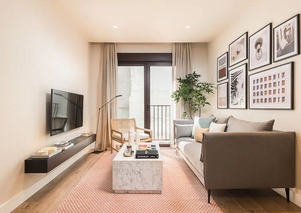 Calle de la Farmacia, Madrid, Community of Madrid 28004