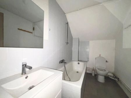 Appartement à louer 5 pièces 105.99m² - Photo 2
