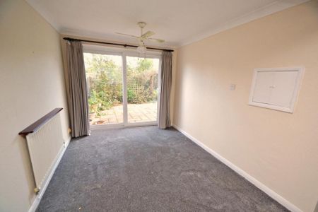 3 bedroom semi-detached house to rent - Photo 3