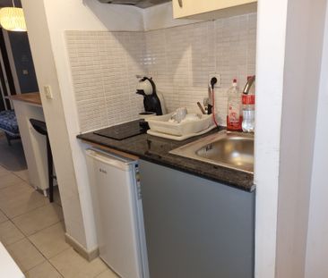 Location Appartement 1 pièce 24m² ST DENIS 97400 - Photo 3