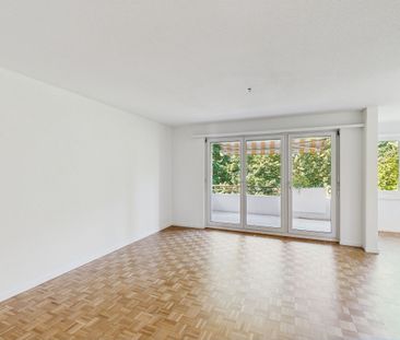 Modern living in Schwerzenbach, freshly renovated & well connected! - Photo 1
