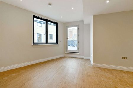 A brand new first floor two bedroom apartment with a wonderful terrace in the heart of Windsor Town centre. - Photo 3