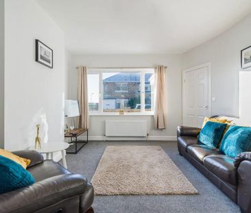 2 bed terraced house to rent in NE64 - Photo 3