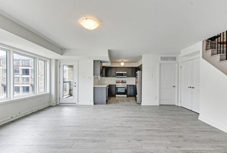 For Lease - 31 Appletree Lane, Barrie, Ontario - Photo 3