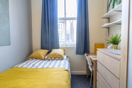 7 Bed Student Accommodation - Photo 5