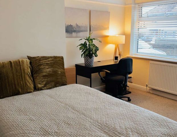 A Captivating share in Worthing. Room 2 - Photo 1