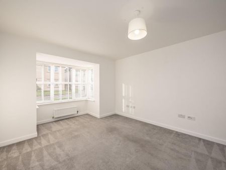 4 bedroom detached house to rent - Photo 2